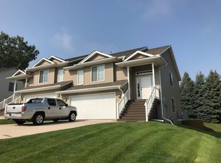 1433 Ozark Rdg, Coralville, IA 52241