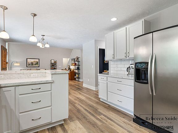 5th image of 7249 Mountain Knoll Ave SE