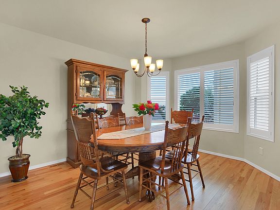 4th image of 4124 Round Hill Dr
