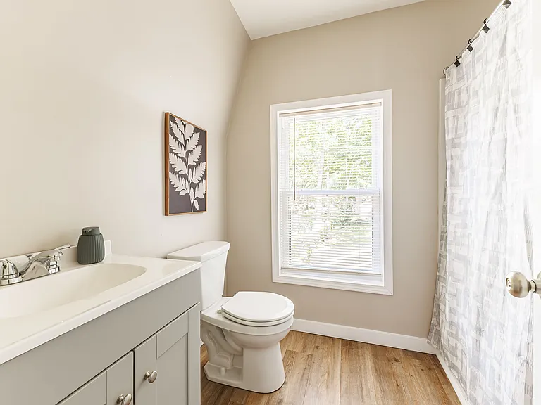 1239 S Plymouth Ave — Photo 16