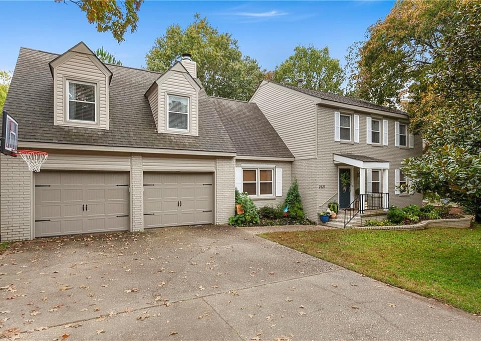 1st image of 2521 E Gentle Oaks Ln