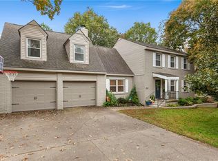 2521 E Gentle Oaks Ln, Fayetteville, AR 72703