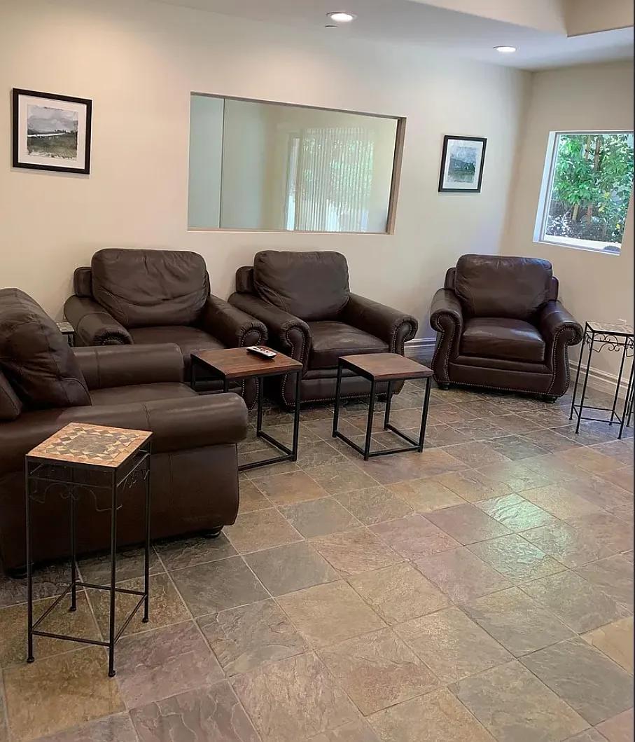 2 bed, $3,201 — Photo 4