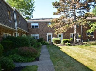 120 Shakespeare Ln, Avon, OH 44011