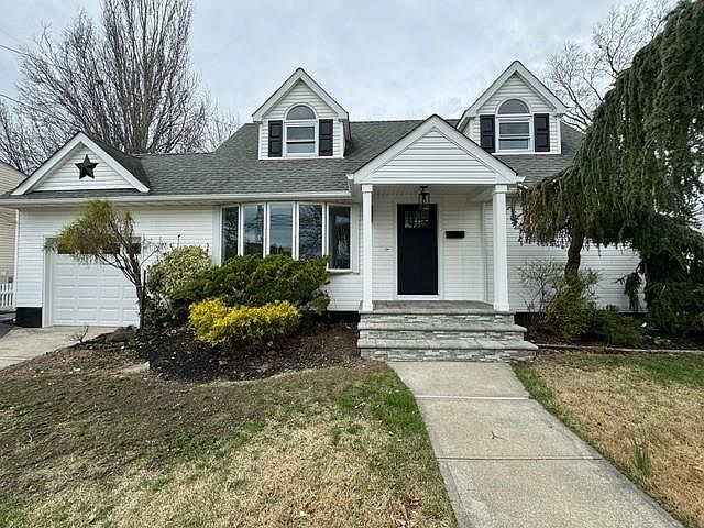 1st image of 50 Westwood Road S