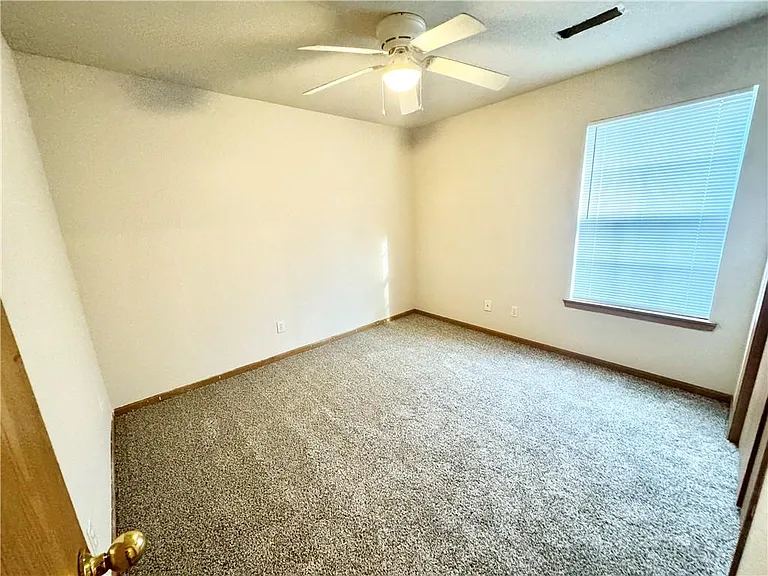 2203 E Cinnamon Way — Photo 11