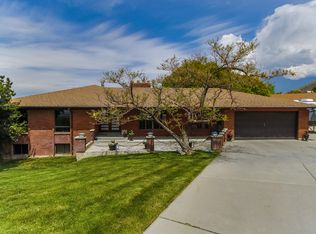 6950 S Sunrise Hills Cir, Cottonwood Heights, UT 84121