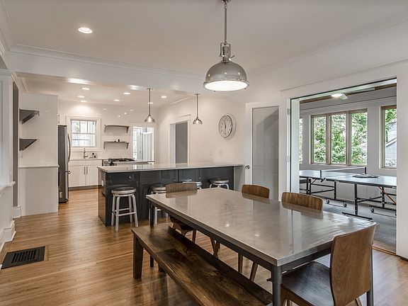 5th image of 2803 Belmont Blvd
