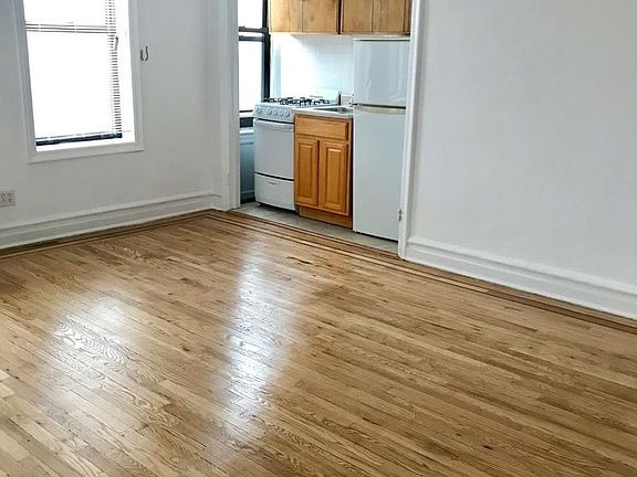 4th image of 4402 Newtown Rd #5C