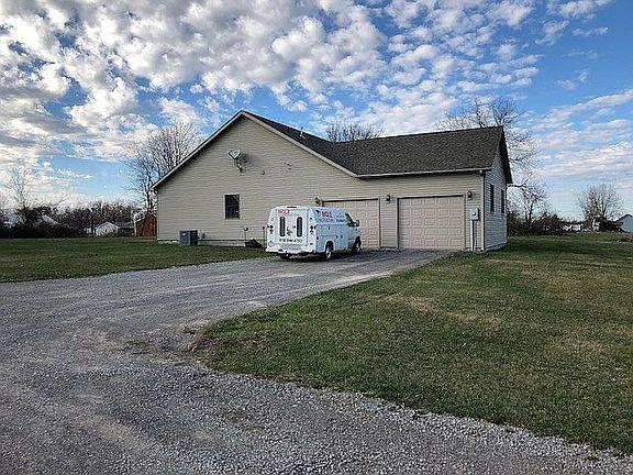 5th image of 11521 White Pine Ave