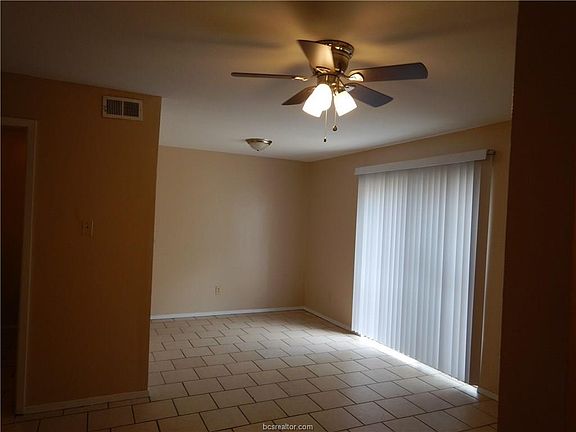 3rd image of 2403 Bosque Dr #A-d