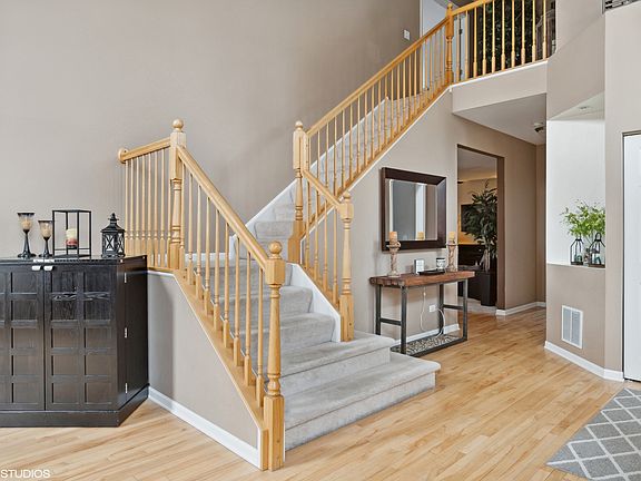 2nd image of 11325 Glenbrook Cir
