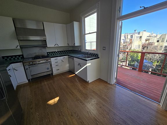 3rd image of 27 Walter St