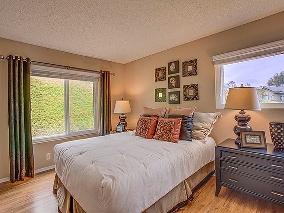 Master Bedroom (12x11)