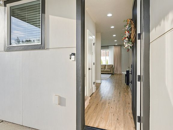 4th image of 665 W 9th St