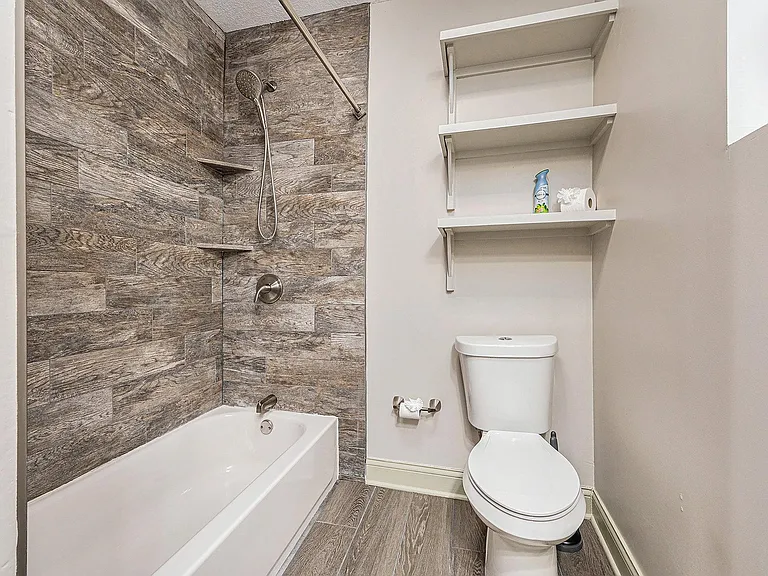111 Park Ave — Photo 21
