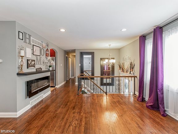 3rd image of 16453 Woodlawn West Ave
