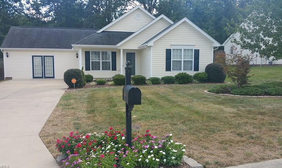 1st image of 664 Brassfield Dr