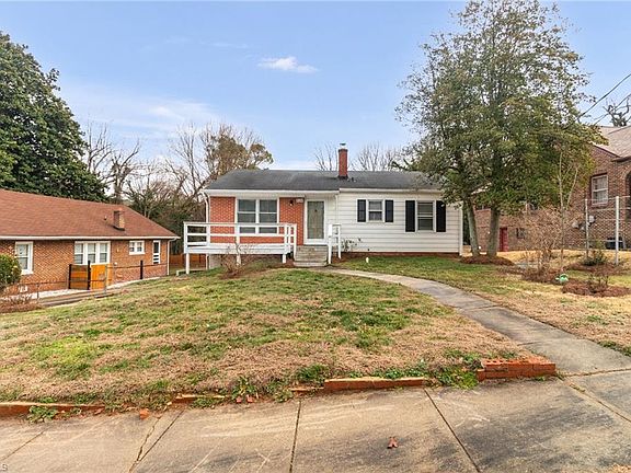 2nd image of 828 Circle Dr