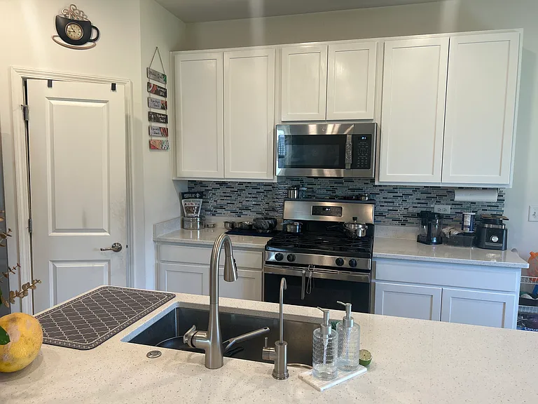 16034 S Moss Ct — Photo 7