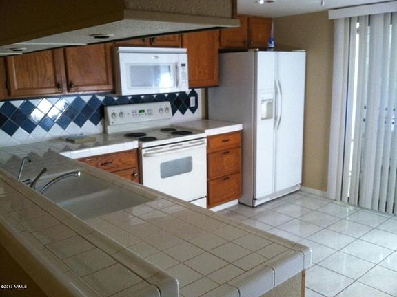 3rd image of 2432 E Tracy Ln Unit 2