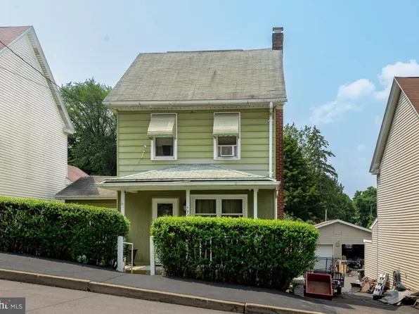 756 Seybert St, Hazleton, PA 18201
