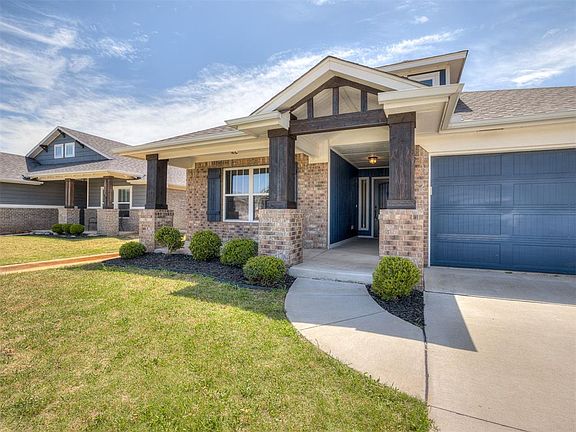 3rd image of 2324 Roca Dr