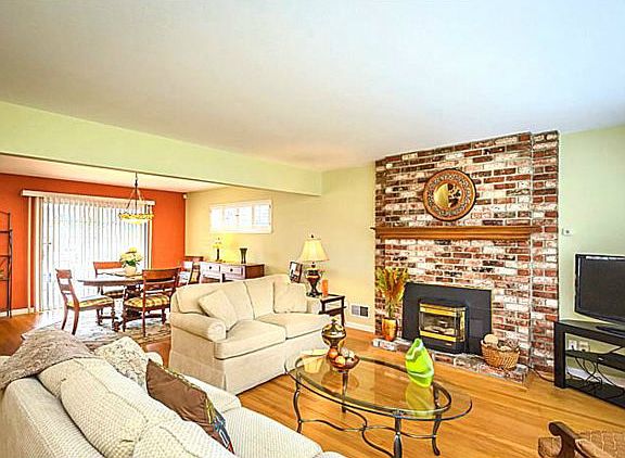 2nd image of 1317 Crestwood Dr