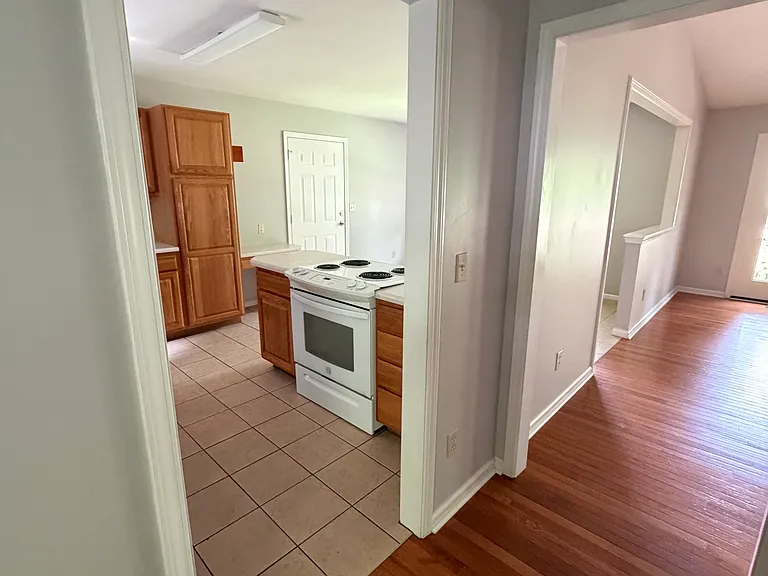 172 Mount Royal Dr — Photo 11