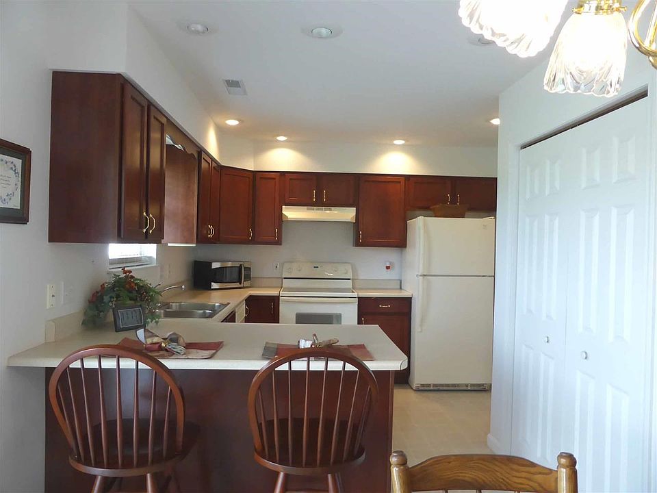 1st image of 1735 White Oak Dr