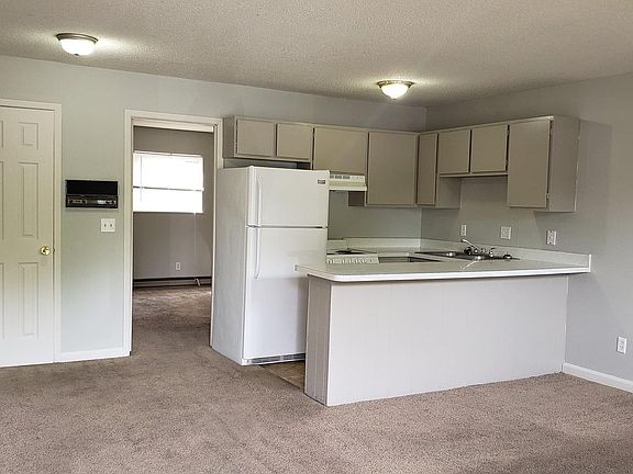 5th image of 2900 N Fulton Ave #6