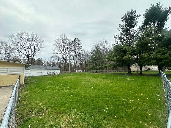 3rd image of 7111 B Dr N
