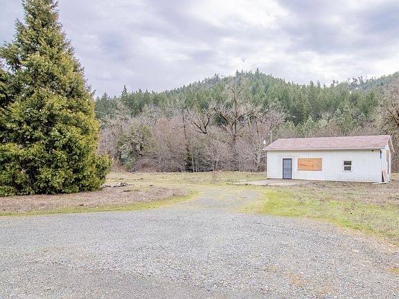 3rd image of 10141 Redwood Hwy