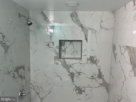 4th image of 8607 Village Way Unit 7/8607F