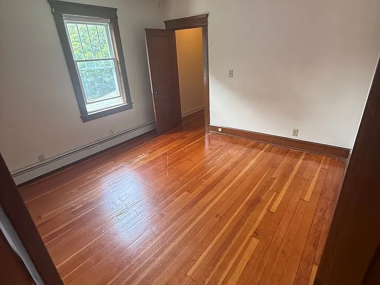972 School St — Photo 10