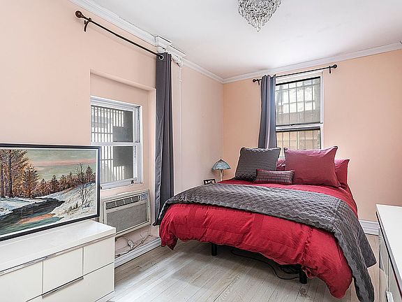 5th image of 59 W 88th St Unit Garden