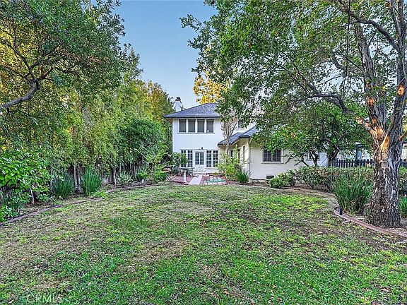 4th image of 698 Arden Rd
