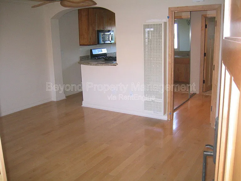 1049 Felspar St #32 — Photo 4