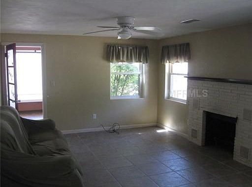 4th image of 225 Bayou Vista St