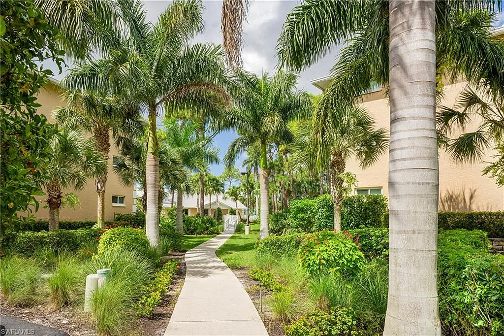 3001 Sandpiper Bay Cir — Photo 2