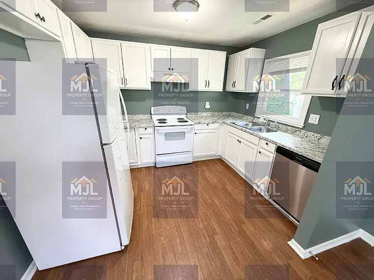708 N Willow Ave — Photo 4