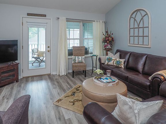 4th image of 359 Westbrook Ct