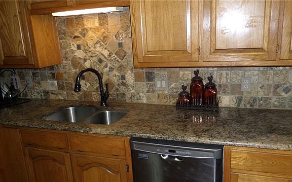 4th image of 8085 John Henry Dr