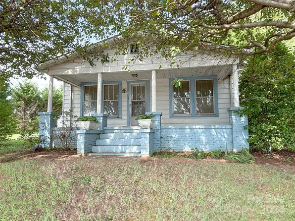 103 Section House Rd, Hickory, NC 28601