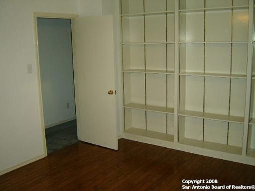 5th image of 1338 DEZARAE ST