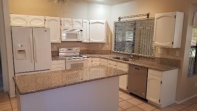 3rd image of 2568 N Ellis St