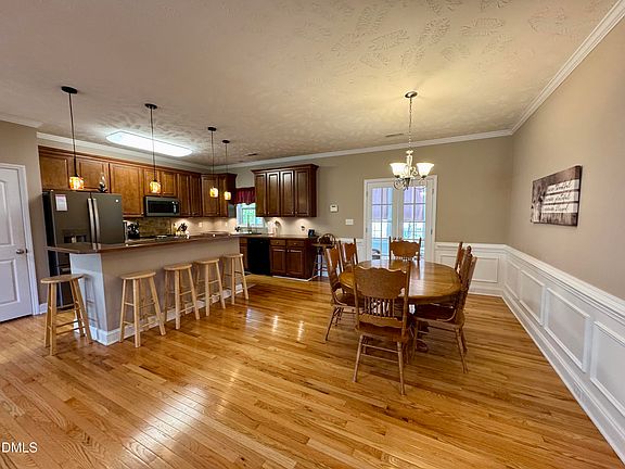 5th image of 16 Breckenridge Pl