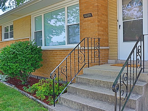 2nd image of 15329 Drexel Ave