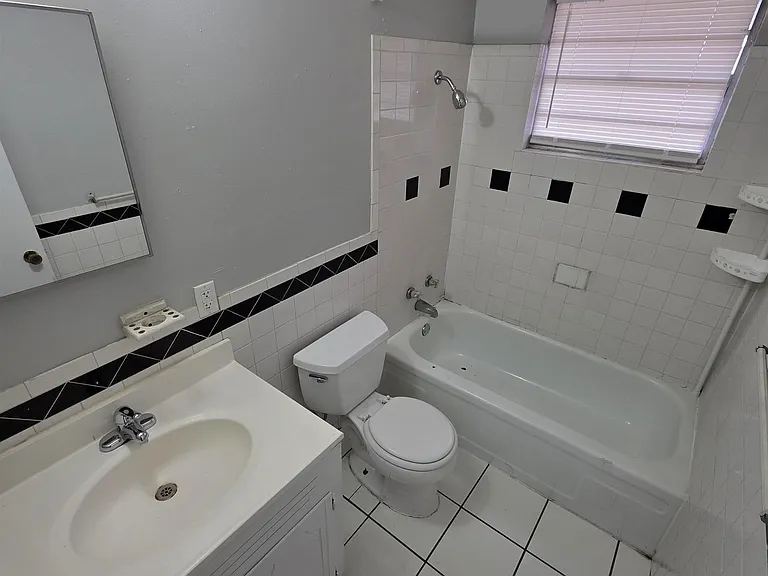 1401 Plummer Dr #A — Photo 8