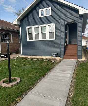 2nd image of 1206 S 15th Ave